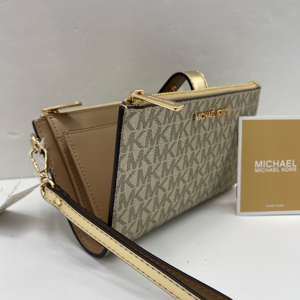 MICHAEL KORS JST Lg Double Zip Signature Logo Wristlet Wallet Phon
Pale Gold
NWT - Picture 3 of 16